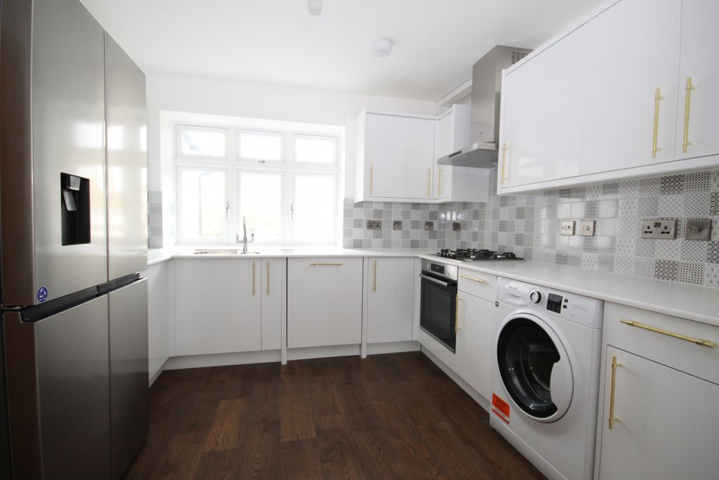 Property photo 1 of 7 St. James Gardens, Wembley, Middlesex Ha0