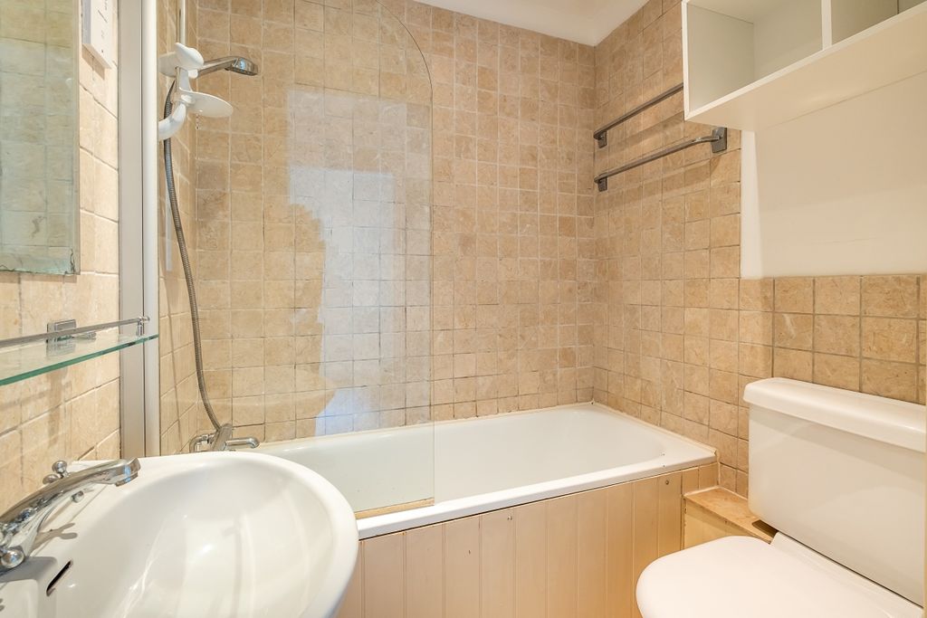 Property photo 3 of 12 Bathroom
