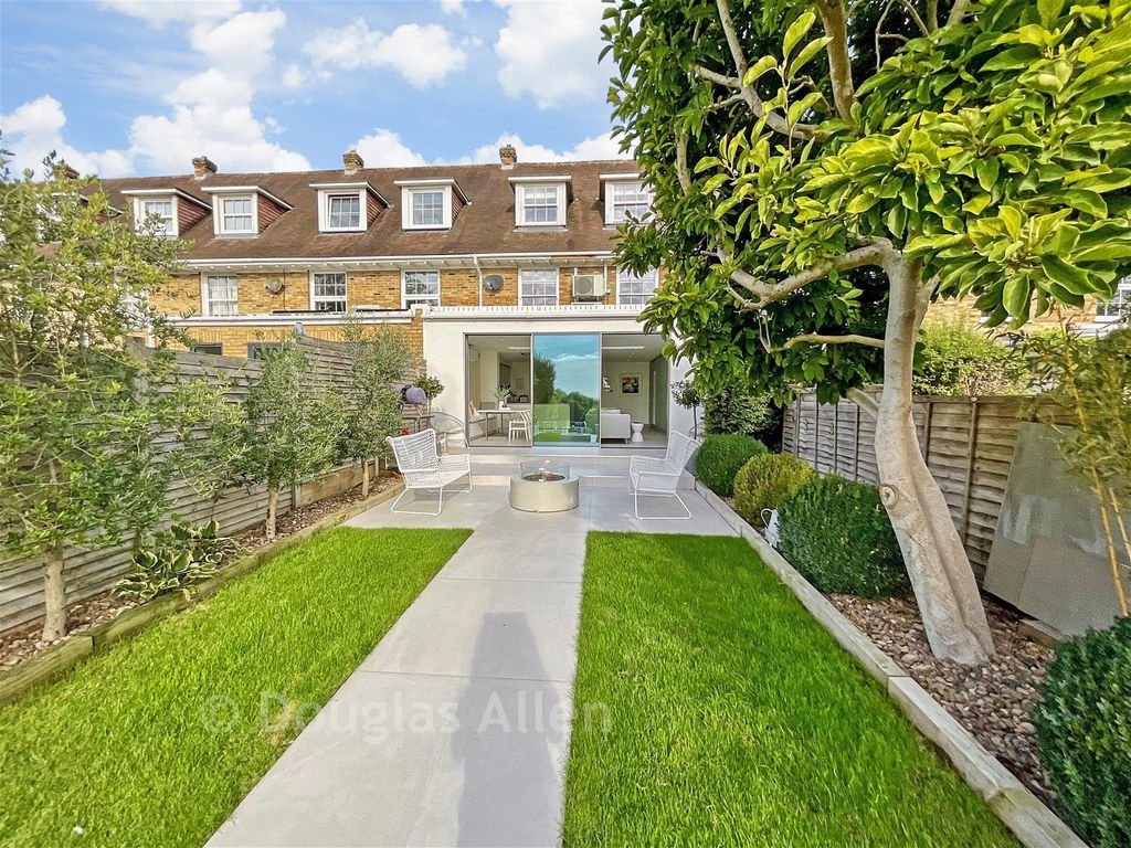 Property photo 2 of 11 Rear Garden
