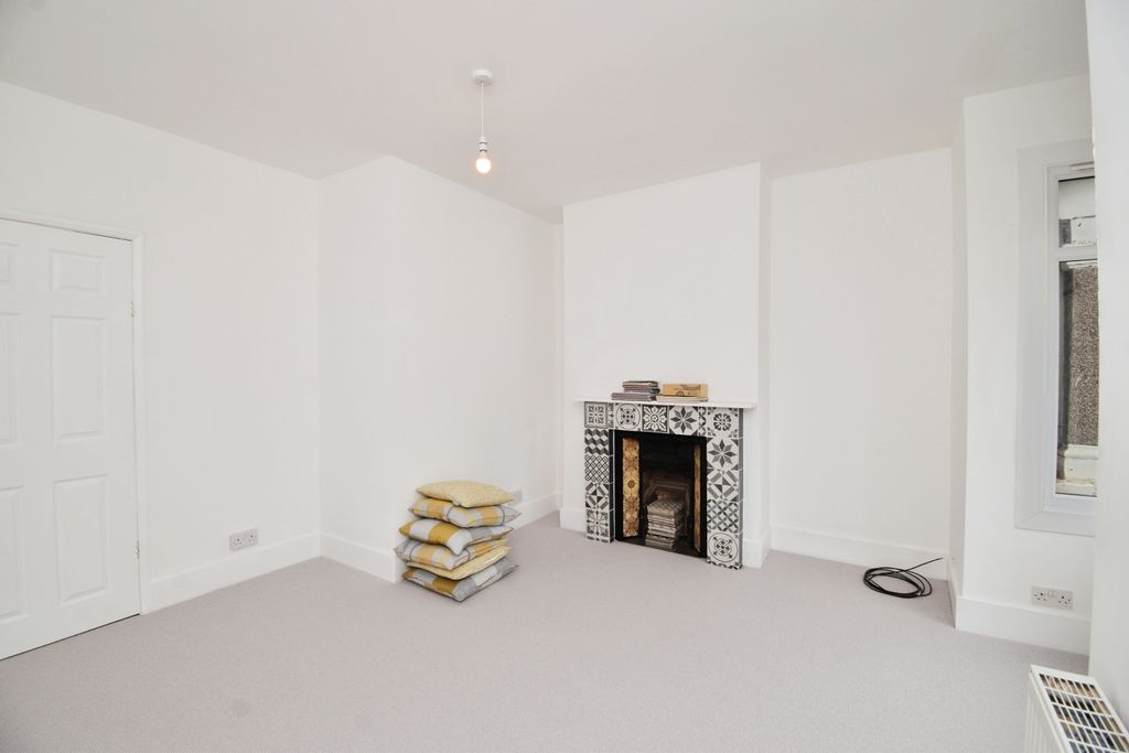 Property photo 3 of 20 Bedroom