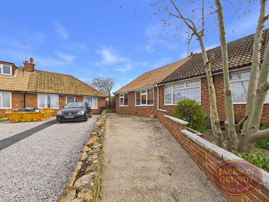 Property photo 1 of 15 The Avenue