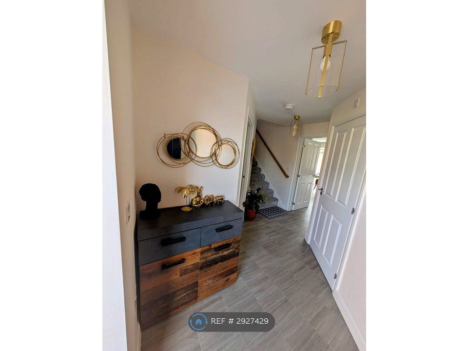 Property photo 2 of 21 Entrance