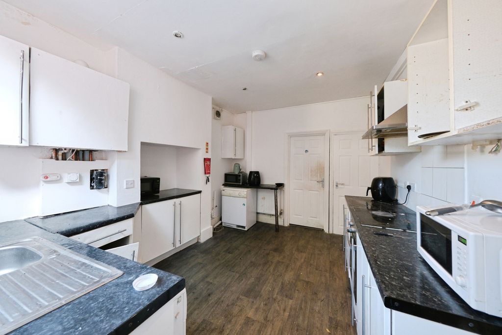 Property photo 2 of 7 Pbox-Img.Jpg