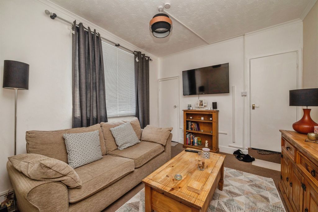 Property photo 3 of 17