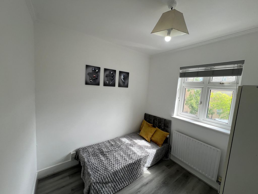 Property photo 2 of 3