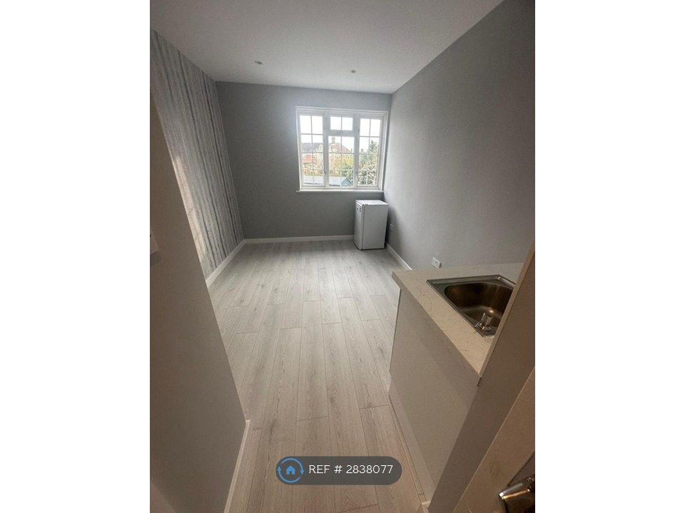 Property photo 2 of 35