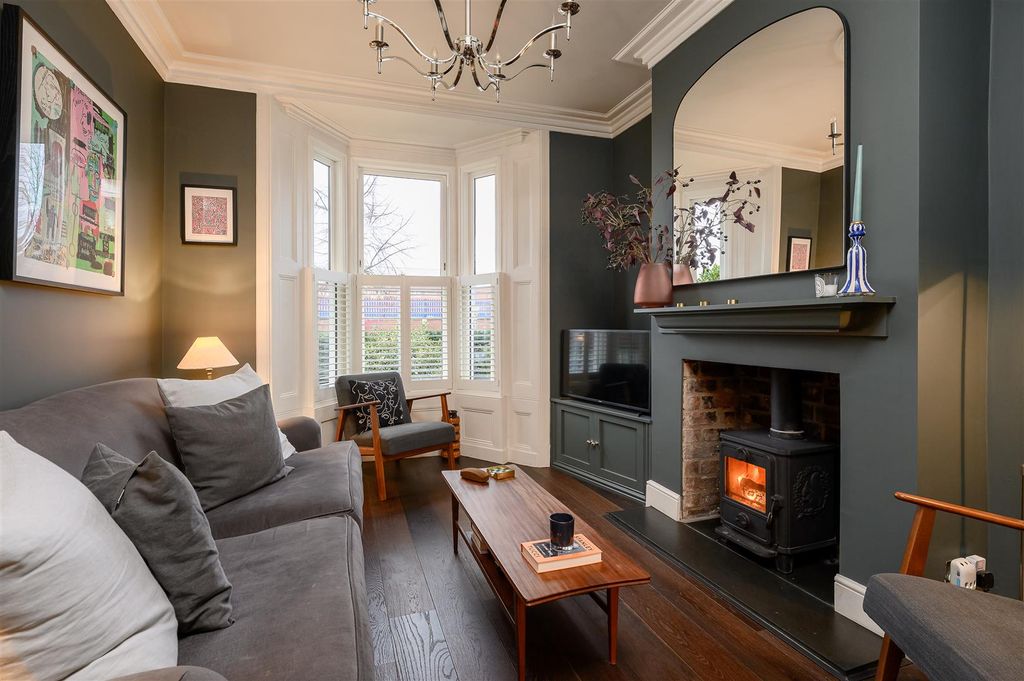 Property photo 2 of 19 Living