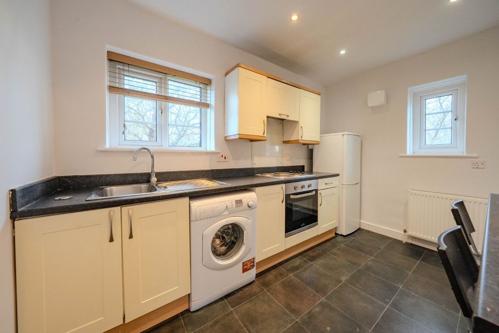 Property photo 2 of 8 Picture No. 13