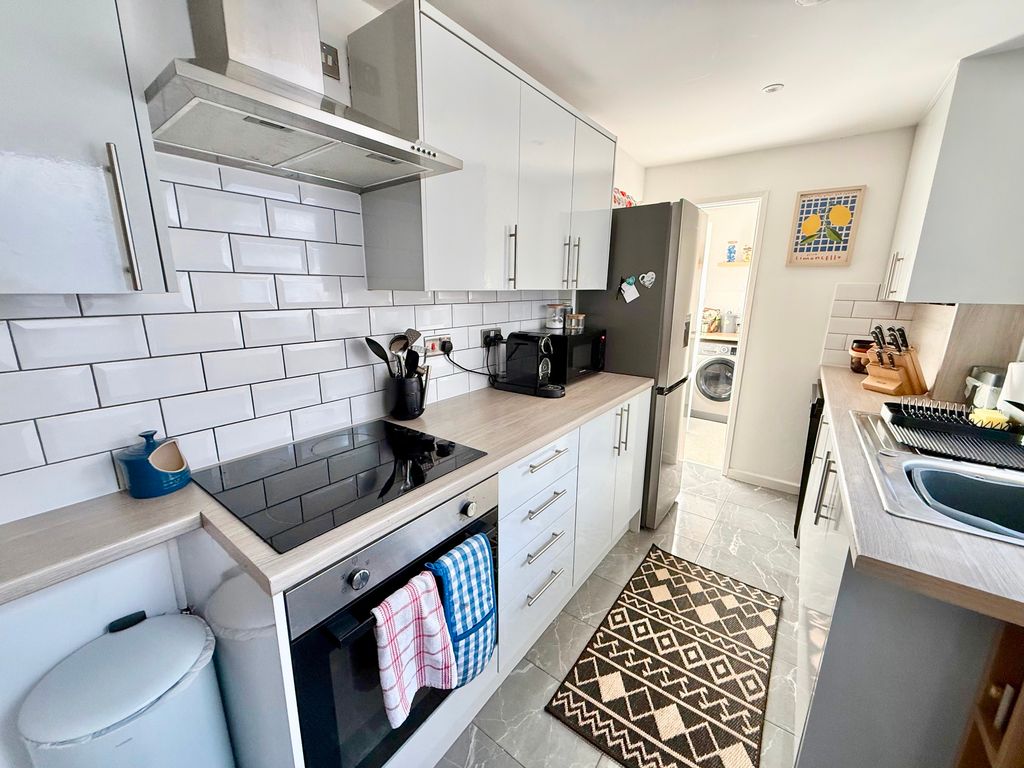 Property photo 3 of 23