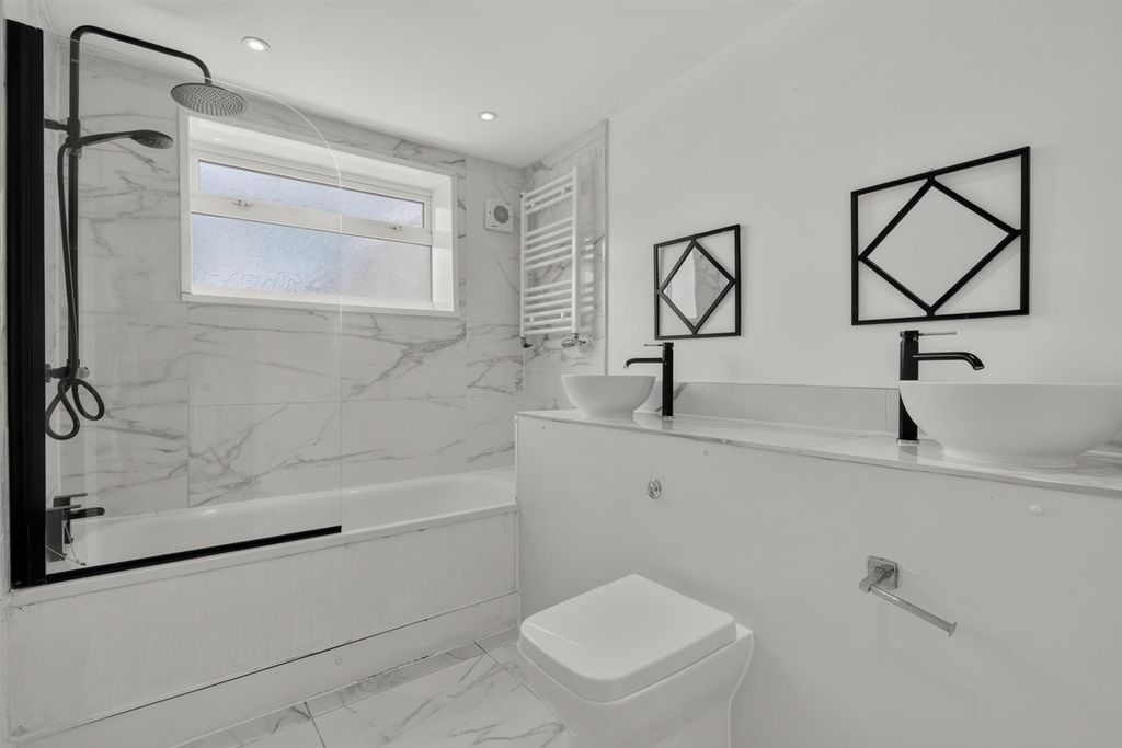 Property photo 2 of 21 9Yr-12.Jpg