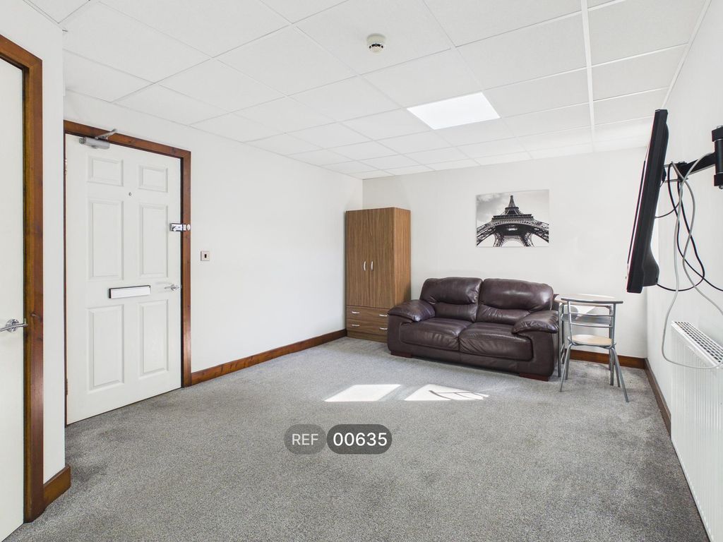 Property photo 3 of 11 Bedroom