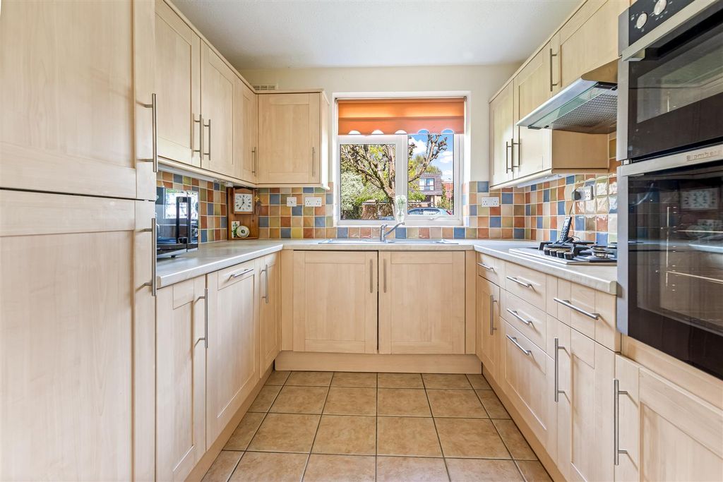 Property photo 3 of 20 Kitchen