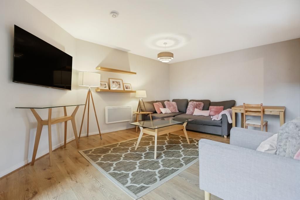 Property photo 2 of 20 Living Room