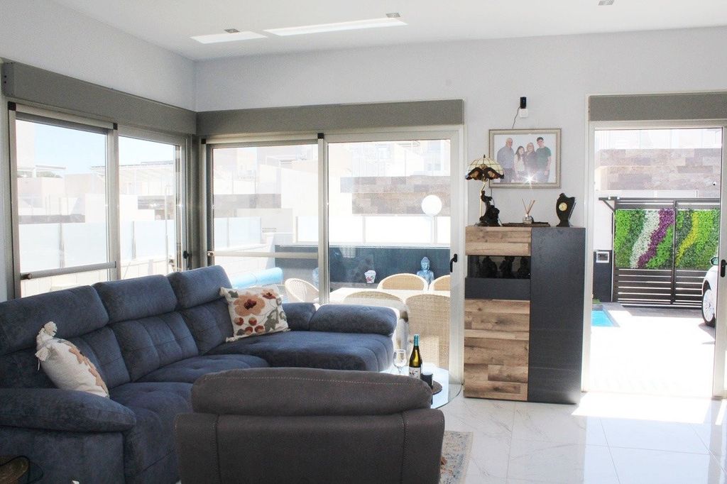 Property photo 3 of 30