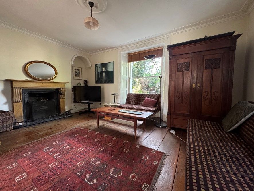 Property photo 2 of 23