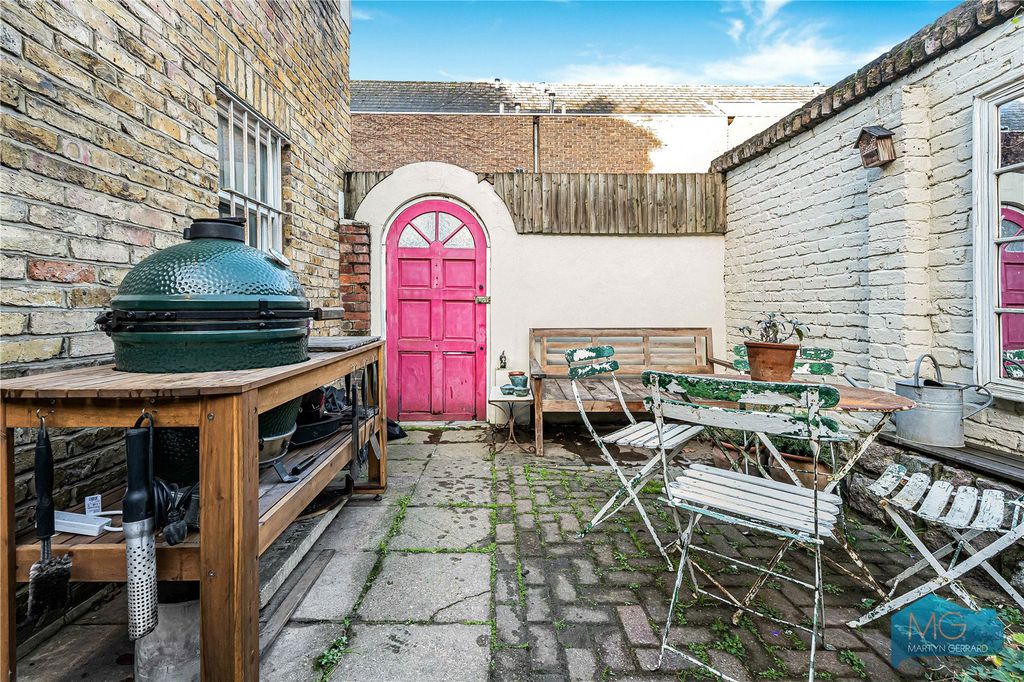 Property photo 3 of 27 Picture No. 37