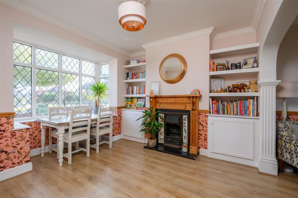 Property photo 3 of 17 Dining Room