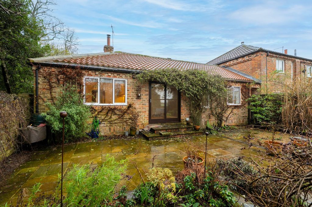 Property photo 3 of 24