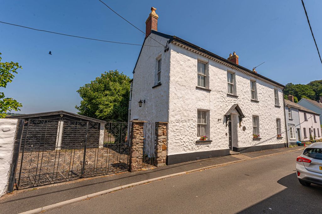 Property photo 1 of 62 3