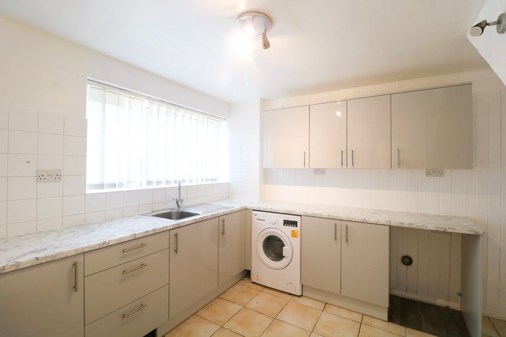 Property photo 2 of 15 Kitchen1.1