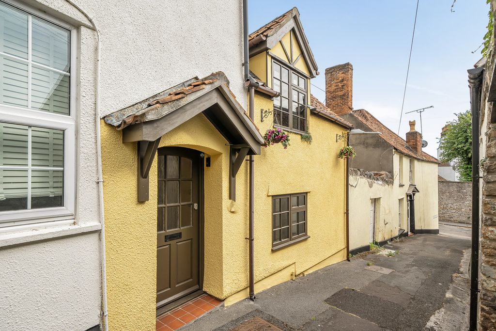 Property photo 1 of 20