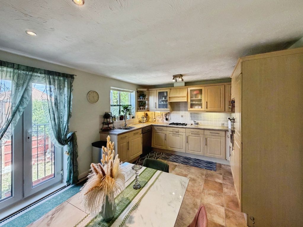 Property photo 2 of 20 5249153