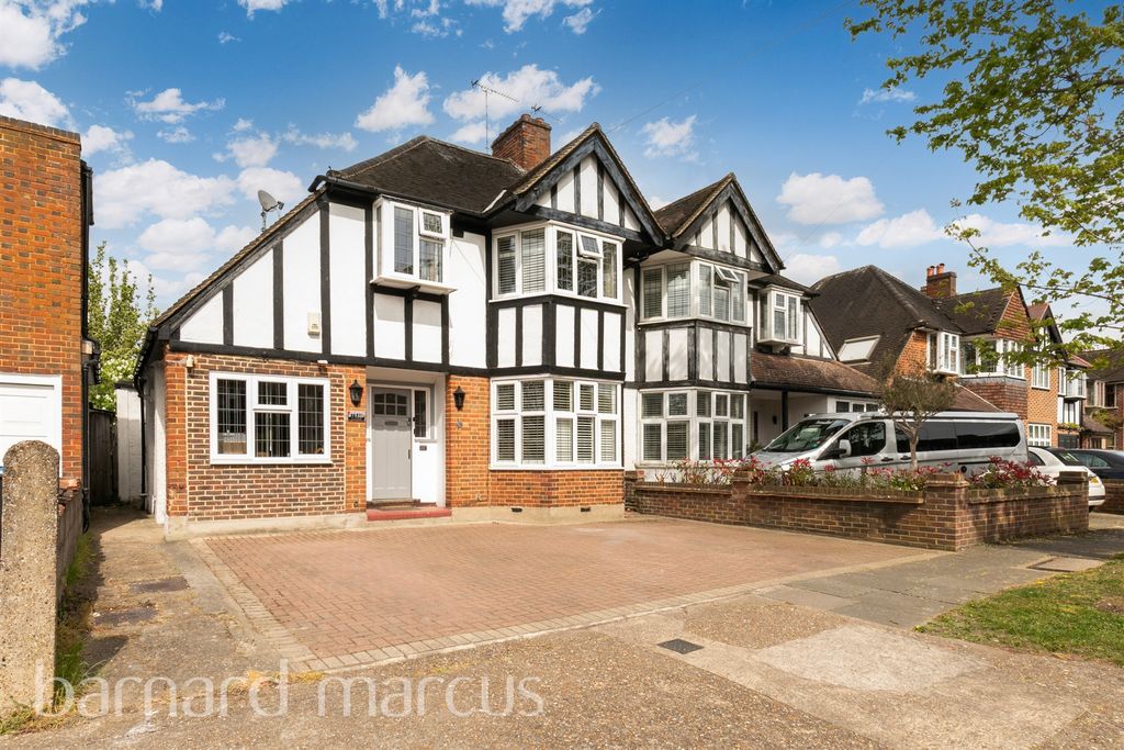 Property photo 3 of 14
