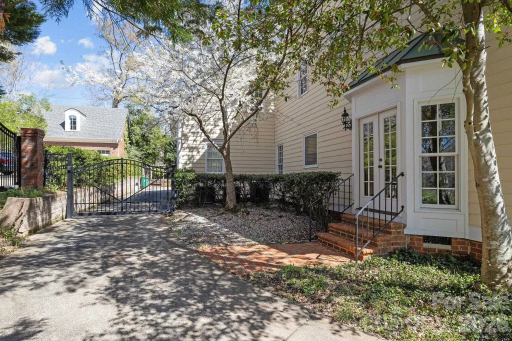Property photo 3 of 46 <Alttext/>