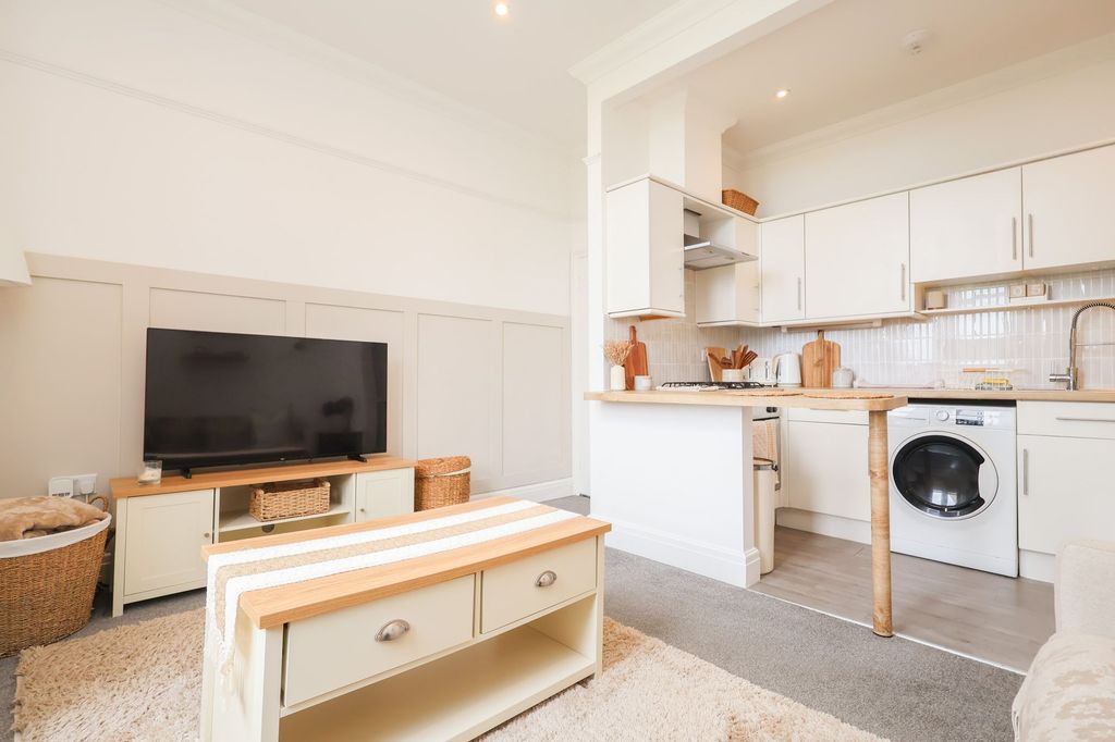 Property photo 2 of 19 Open Plan Lounge/Kitchen