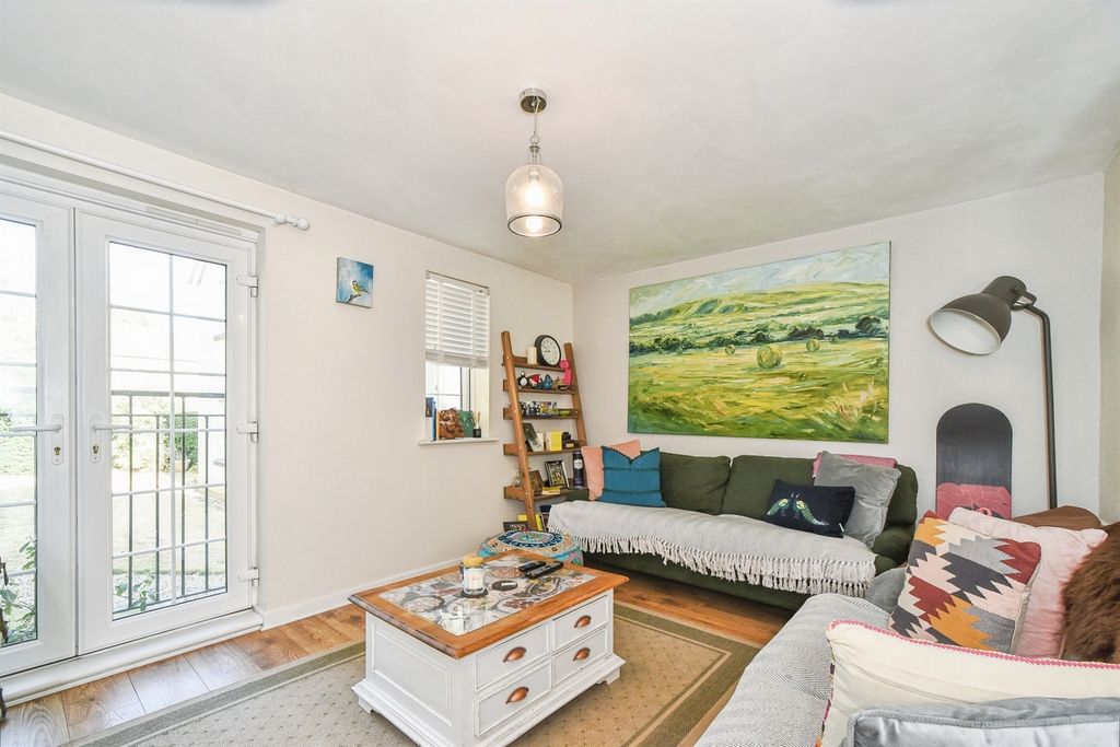Property photo 3 of 16