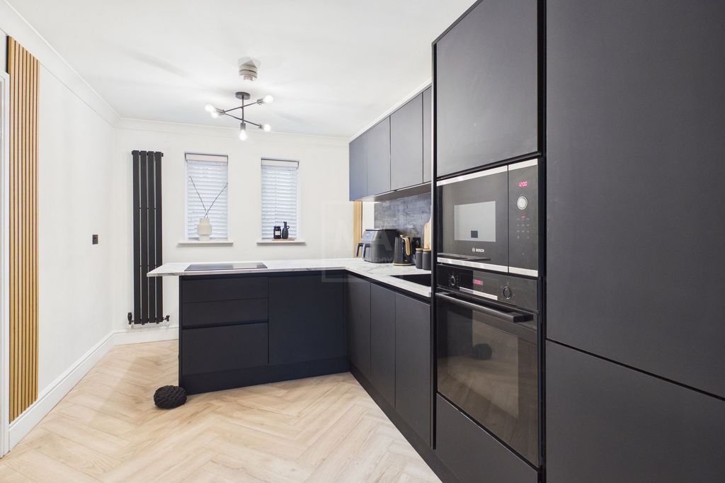 Property photo 2 of 22 Kitchen