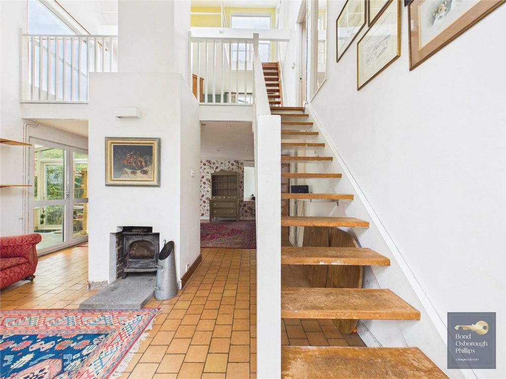 Property photo 2 of 45 Picture No. 01