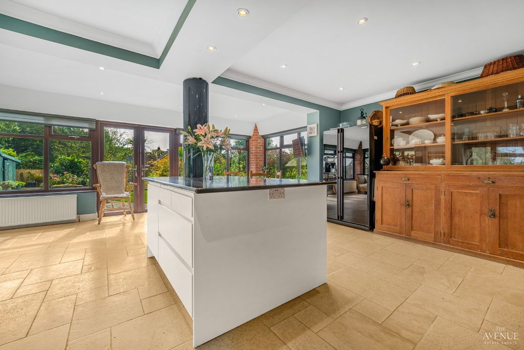 Property photo 2 of 34 3452036