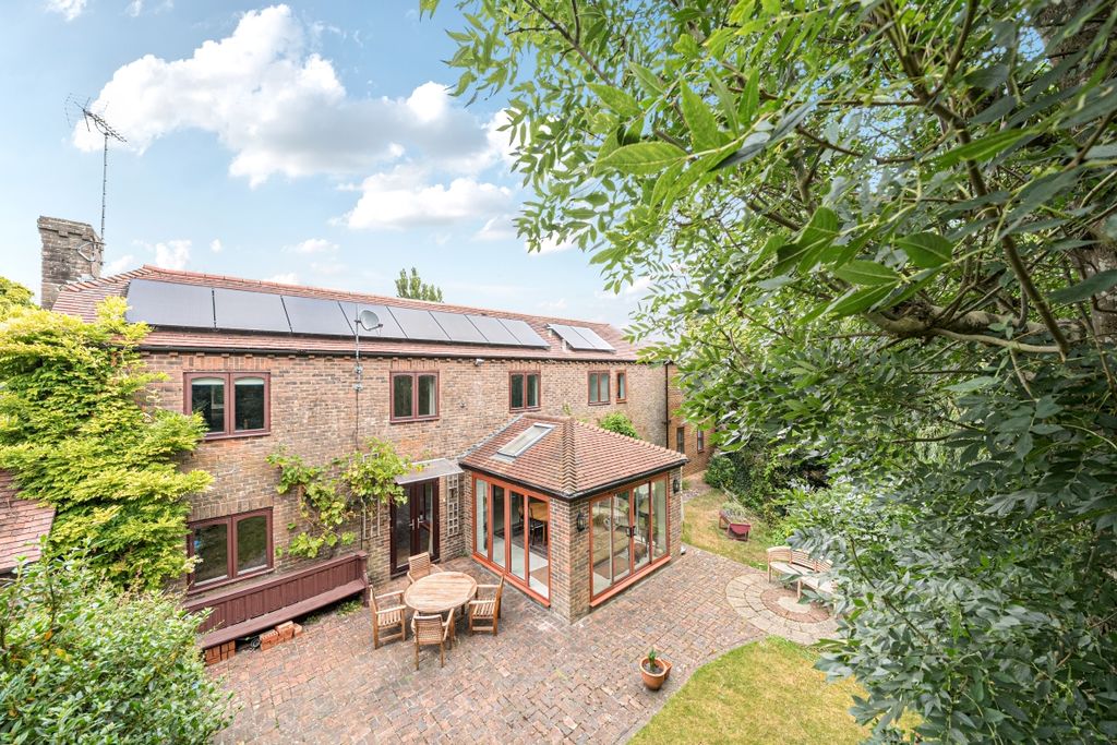 Property photo 1 of 11