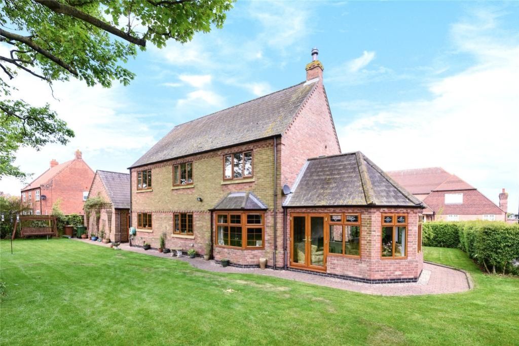Property photo 2 of 10 E9A45c4d1522E7B16F97B179034F2495