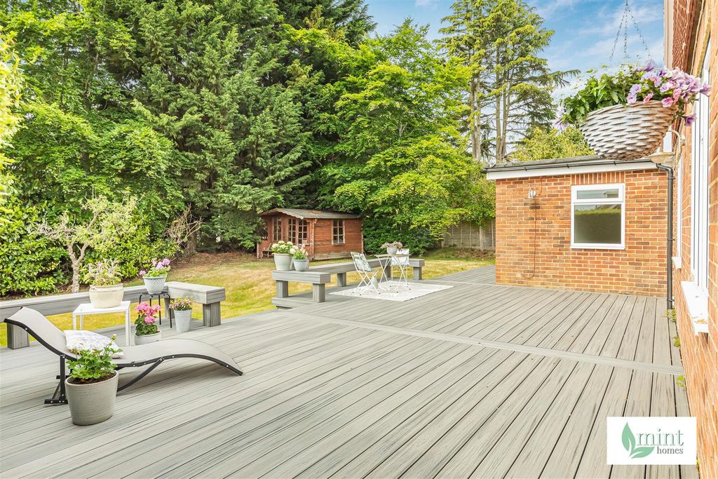 Property photo 2 of 30 Mint_-_Kevan_Drive-40.Jpg