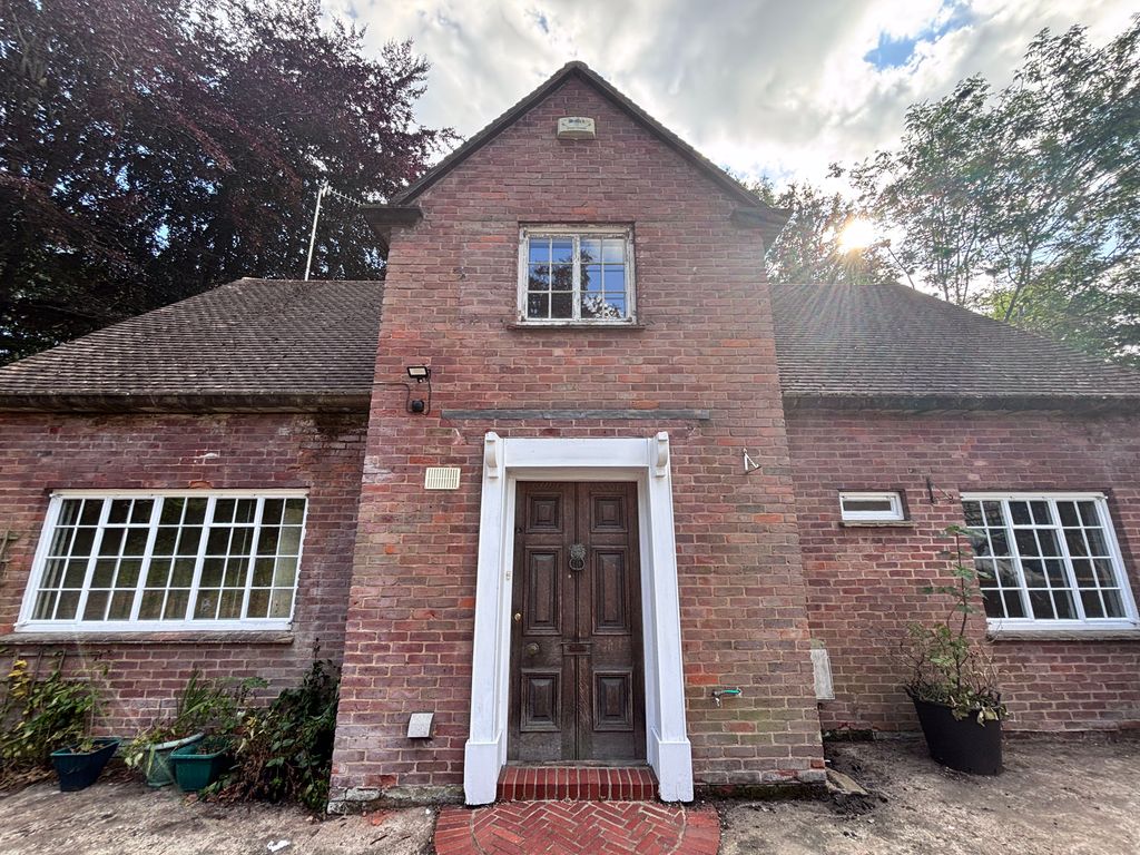 Property photo 2 of 16 Photo 1