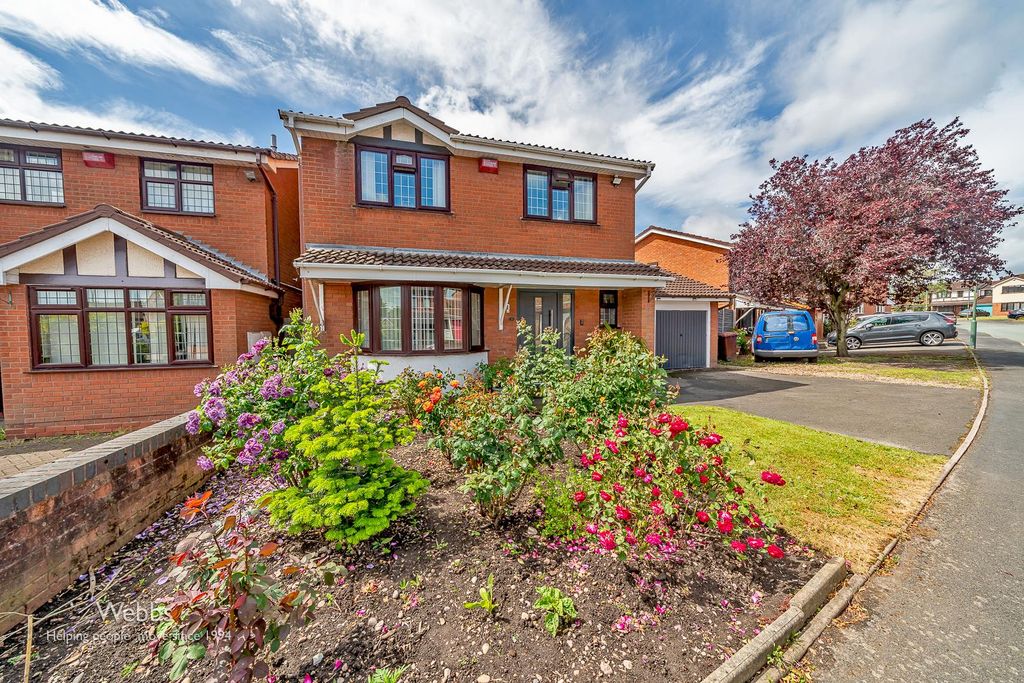 Property photo 1 of 32 Â© Webbs Estate Agents Â© (143 Of 146).Jpg