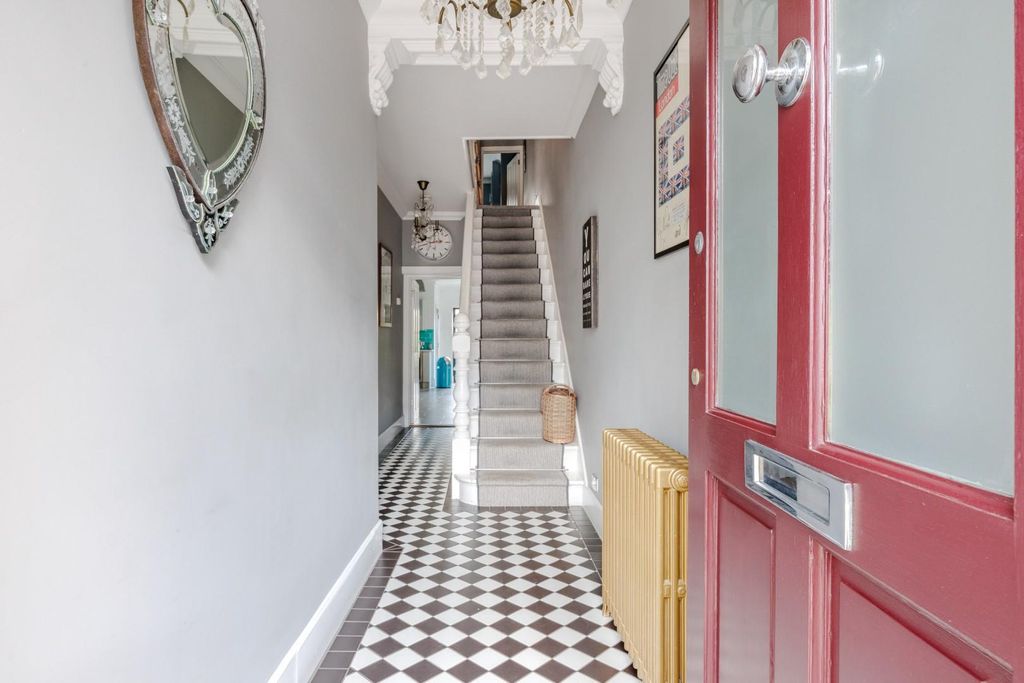Property photo 3 of 29 Entrance