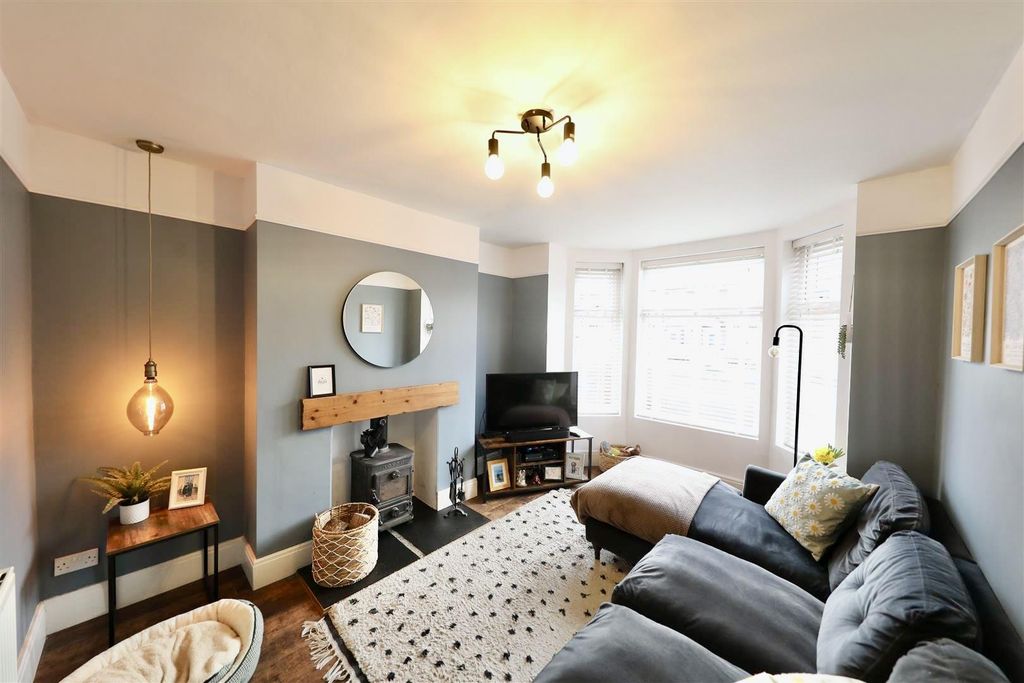 Property photo 2 of 15 Living Room