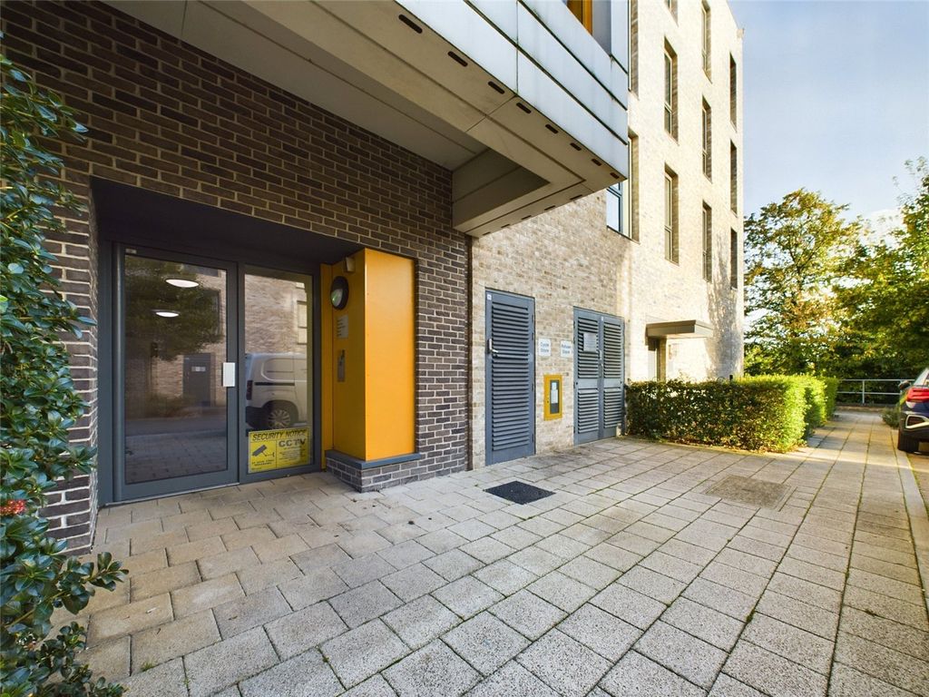 Property photo 1 of 31 Building Entrance