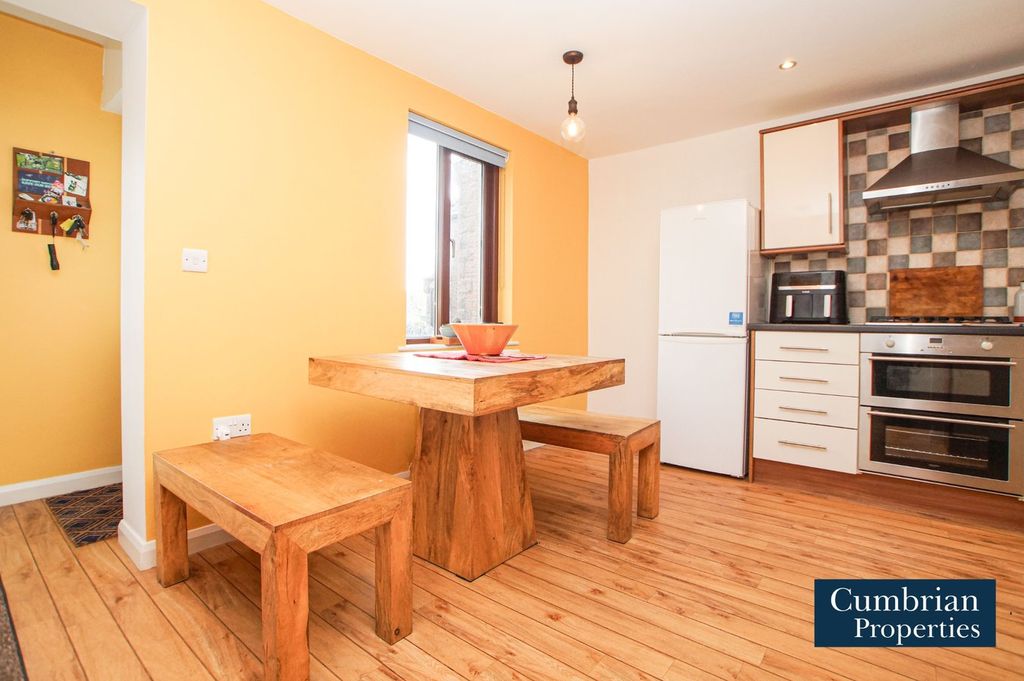 Property photo 2 of 20 Dining Kitchen