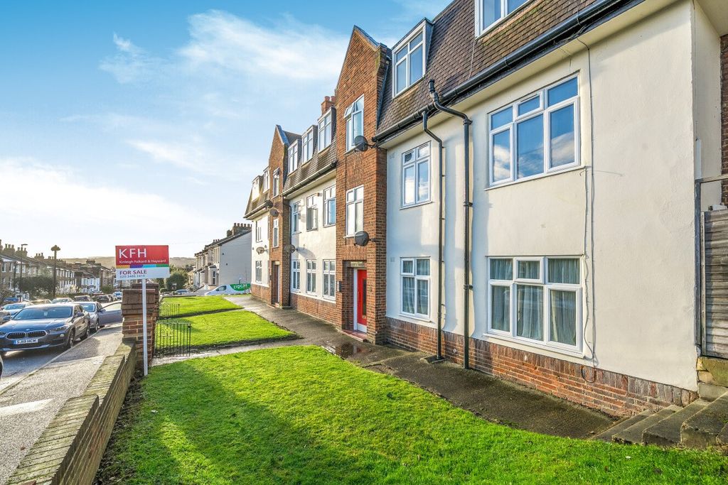 Property photo 3 of 15 Picture 3