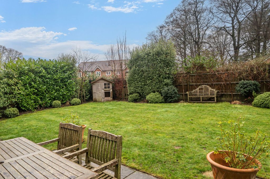 Property photo 3 of 21 Garden