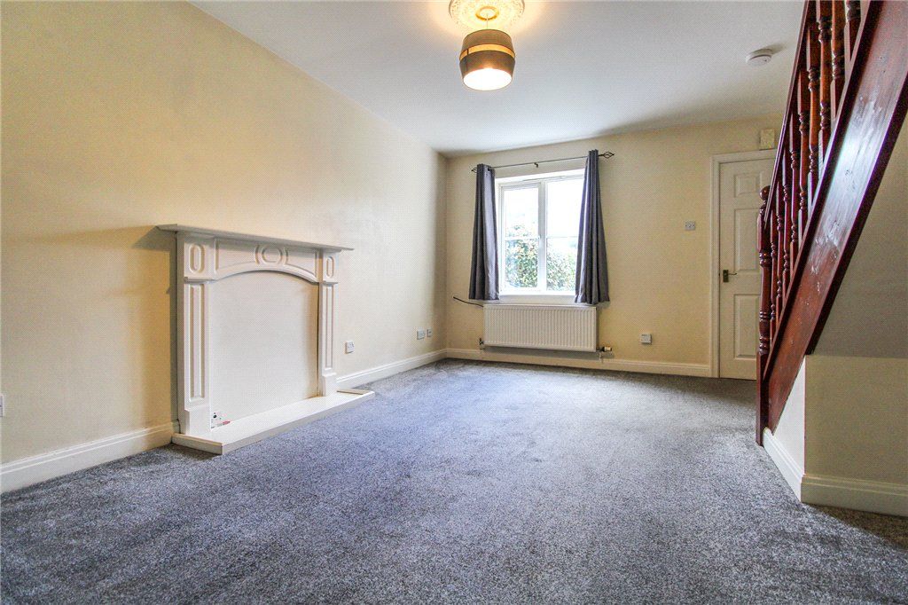 Property photo 2 of 10 Living Room