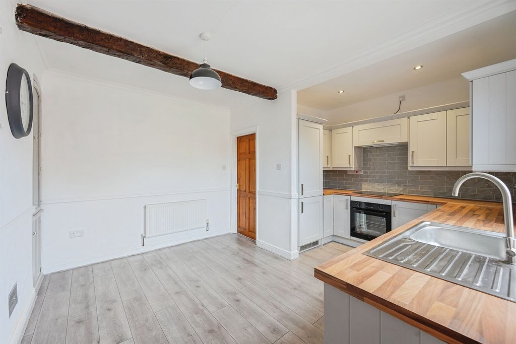 Property photo 3 of 18 Refitted Kitchen Diner: