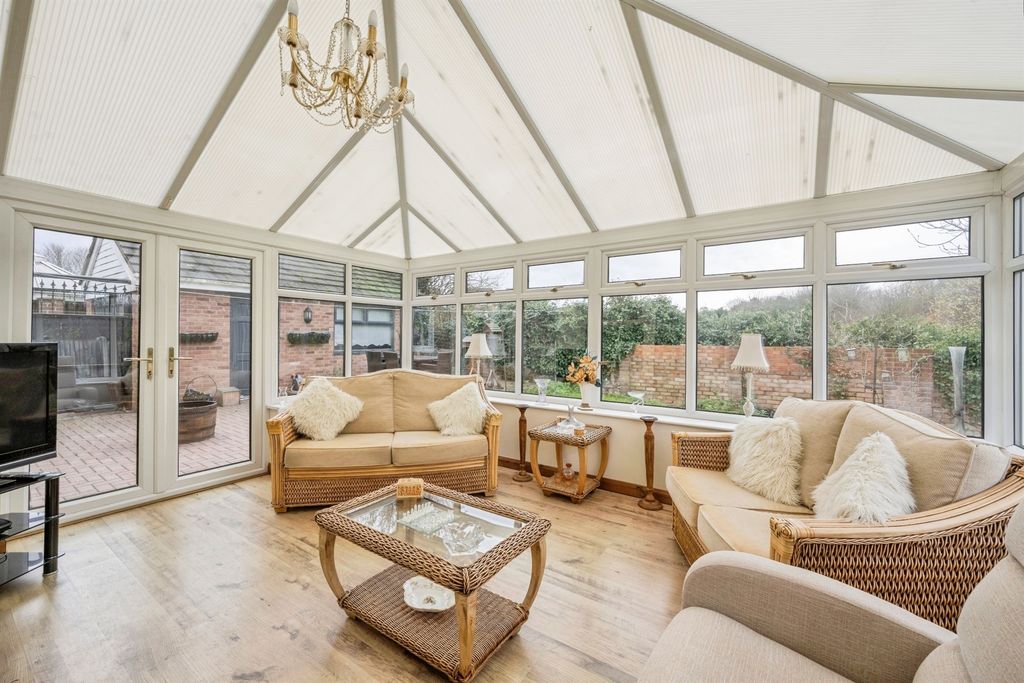 Property photo 3 of 25