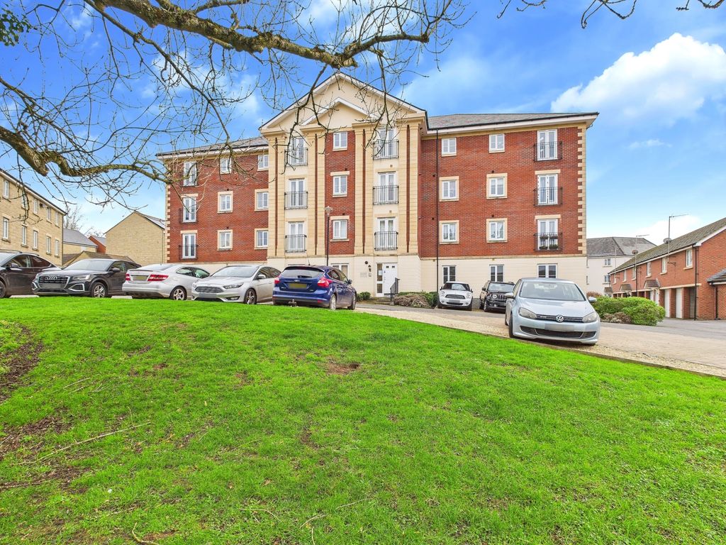 Property photo 1 of 18 Cam01338G0-Pr0156-Still019