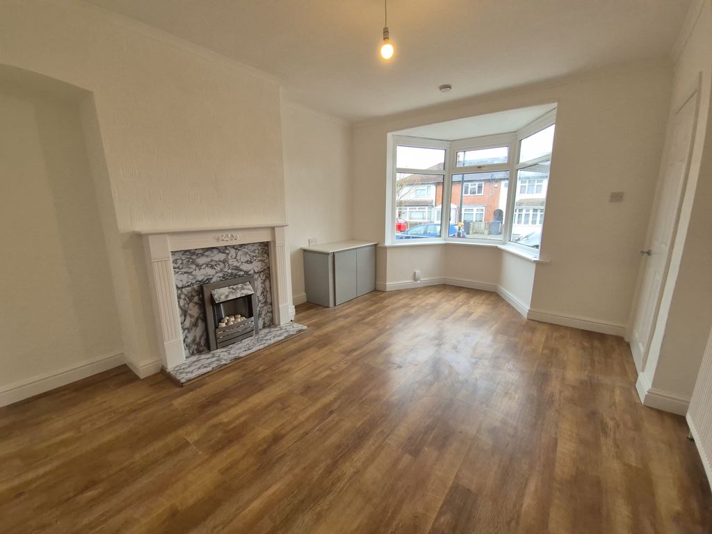 Property photo 2 of 12 Lounge