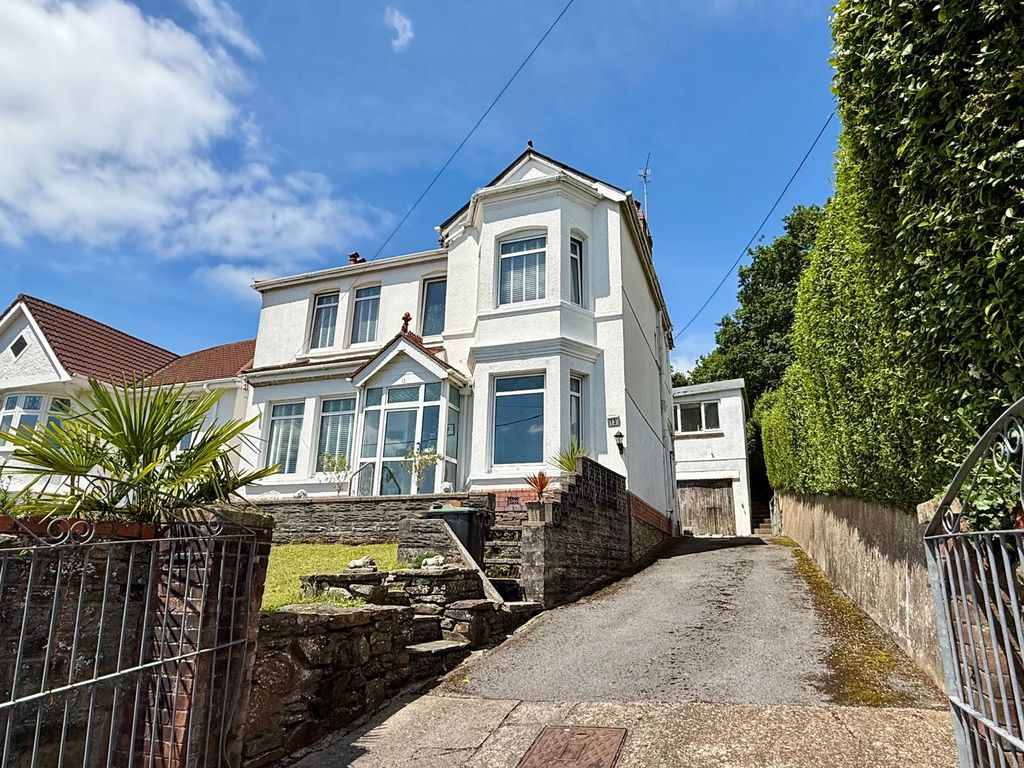 Property photo 1 of 24